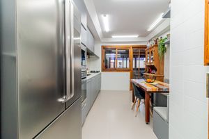 Image 20 - 266410