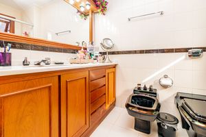 Image 32 - 266410
