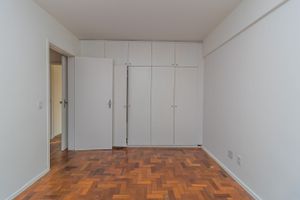 Image 11 - 266750