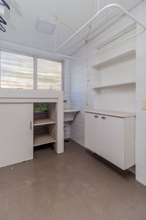 Image 38 - 267950