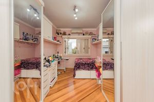 Image 7 - 268581
