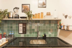 Image 17 - 268758