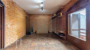 Image 22 - 270000