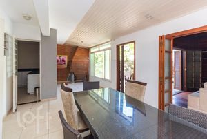 Image 18 - 270023