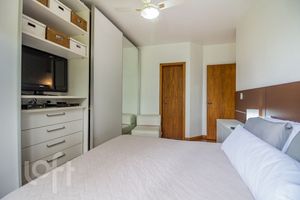 Image 15 - 270371