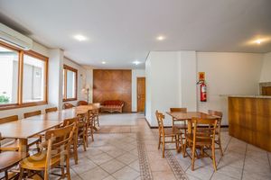 Image 28 - 270371