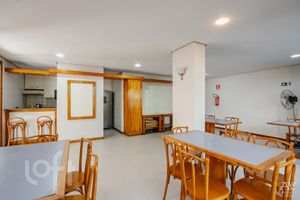 Image 24 - 270572