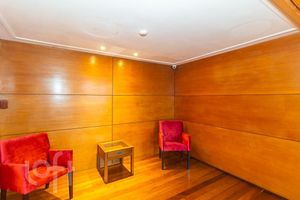 Image 37 - 270800