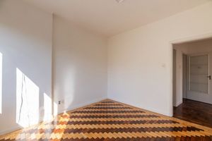 Image 34 - 270870