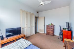 Image 30 - 271473