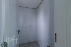 Image 29 - 272542