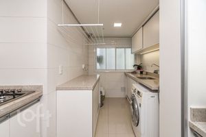 Image 25 - 272698