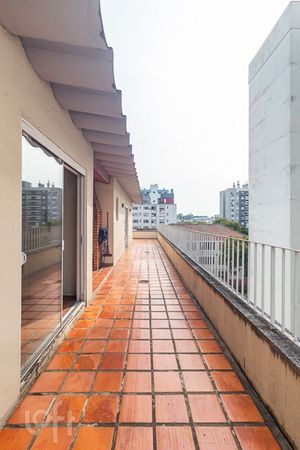 Image 32 - 272758