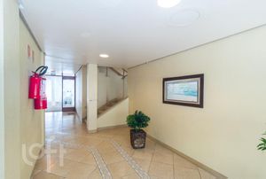 Image 37 - 272758
