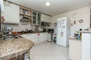 Image 9 - 273251