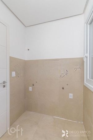 Image 7 - 273271
