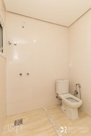 Image 15 - 273271