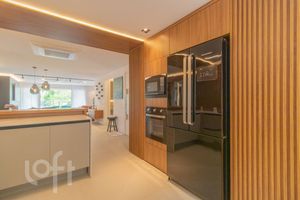 Image 19 - 273519