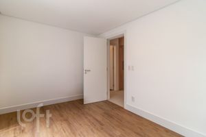 Image 25 - 273560