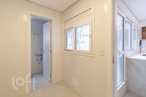 Image 21 - 273560