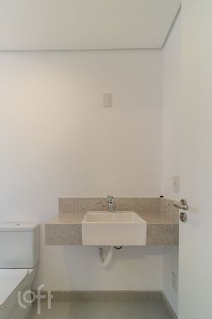 Image 44 - 273560