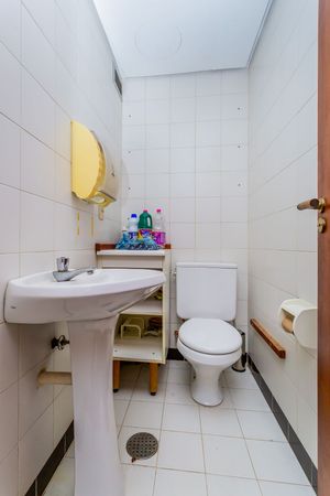 Image 16 - 274304
