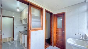 Image 17 - 274407