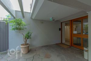 Image 37 - 274702