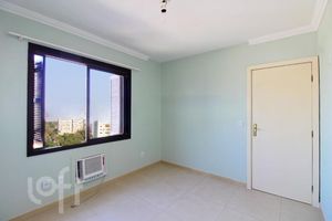 Image 17 - 274822