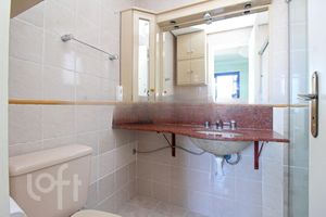 Image 18 - 274822