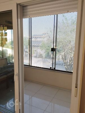 Image 25 - 275132