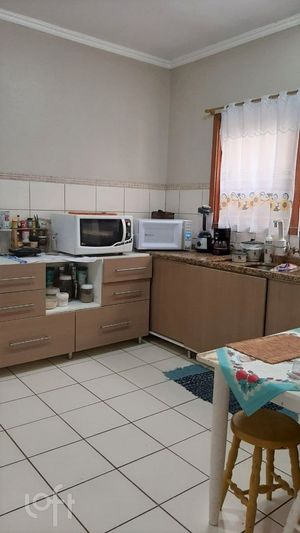 Image 29 - 275200