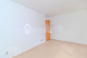 Image 19 - 275204