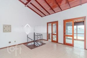 Image 33 - 275204