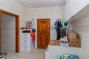 Image 35 - 275379