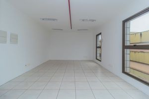 Image 4 - 275688
