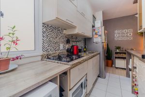 Image 19 - 275702