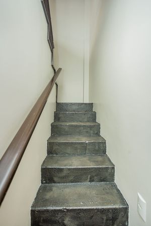Image 30 - 275708