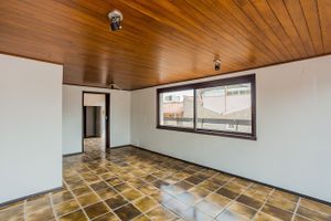 Image 35 - 275708