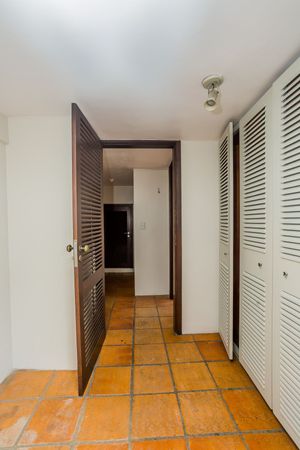 Image 39 - 275708