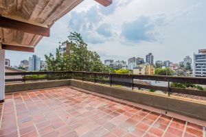 Image 49 - 275708