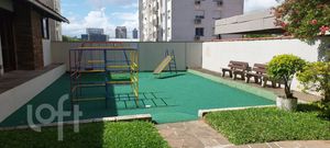 Image 27 - 275740