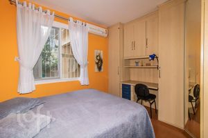 Image 14 - 275741