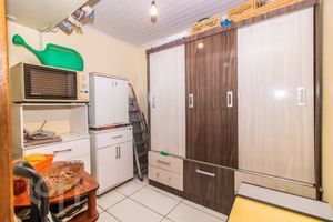 Image 27 - 275741