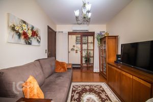 Image 10 - 275741
