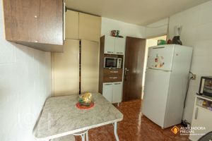 Image 14 - 275749