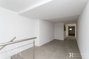 Image 17 - 275758