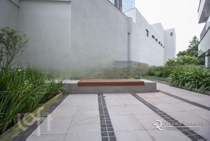 Image 30 - 275770