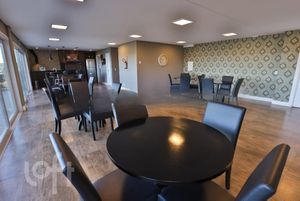 Image 19 - 275802