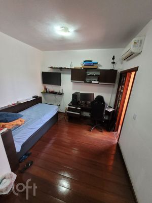 Image 26 - 275822